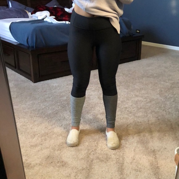 Outdoor Voices 3/4 dip warmup leggings - Picture 2 of 6